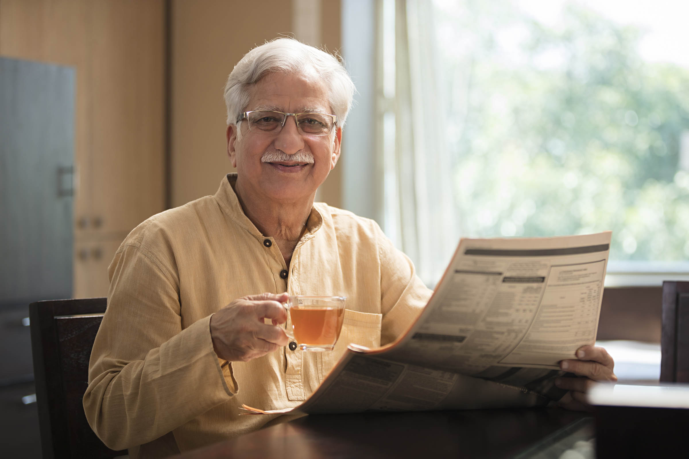 Family visiting senior at Vedika Sahanivas